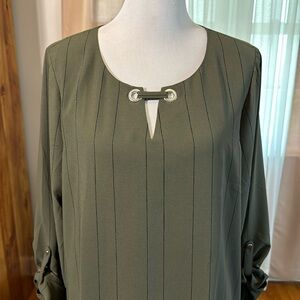 Women’s green dress long sleeves size XL